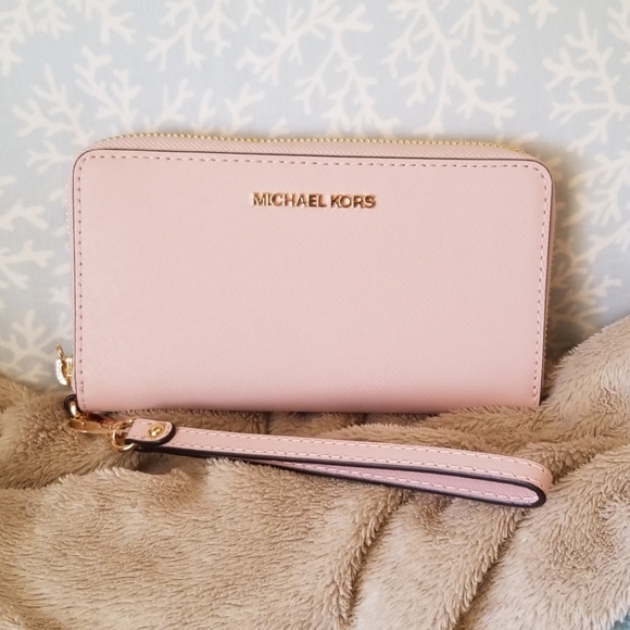 Michael Kors Handbags - Michael Kors Wallet